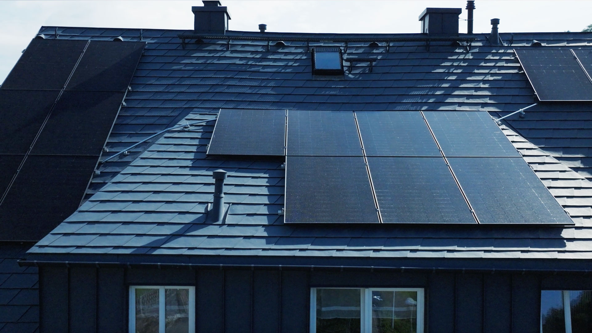 Dach mit Solaranlage aus Kundenstory